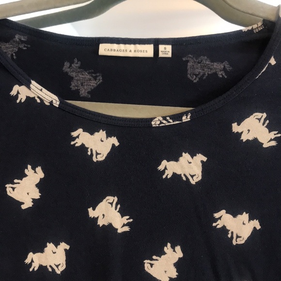 Cabbages & Roses size Small t shirt - Picture 2 of 9